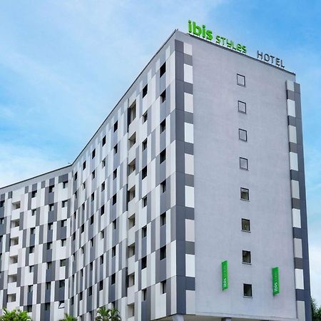 Ibis Styles Accra Airport Hotel Exterior foto