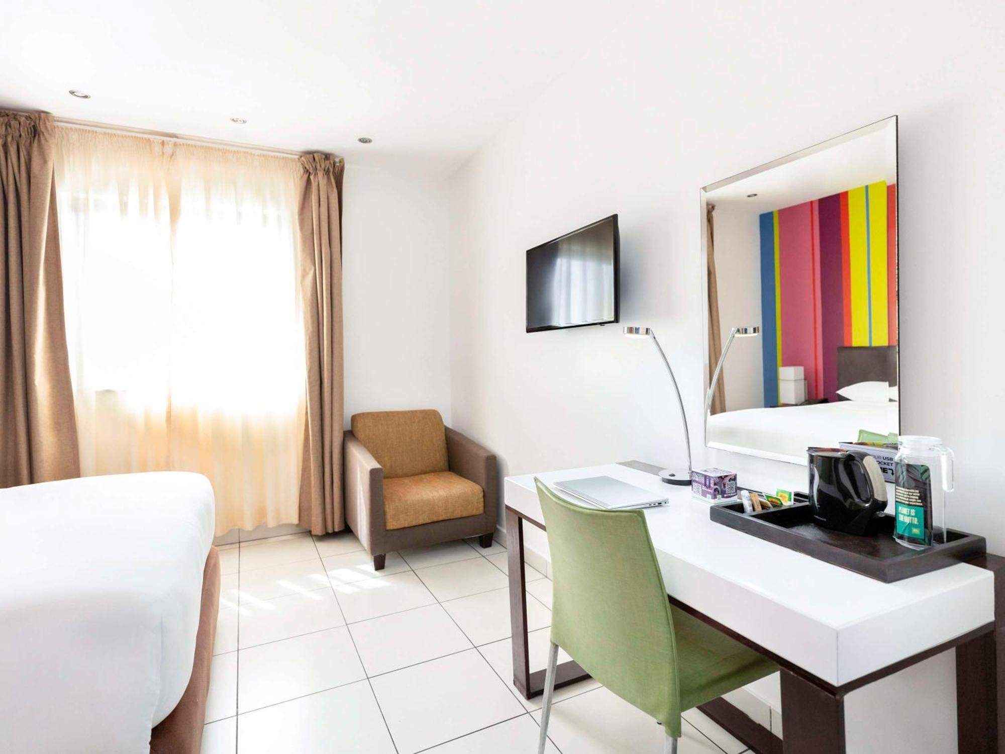 Ibis Styles Accra Airport Hotel Exterior foto