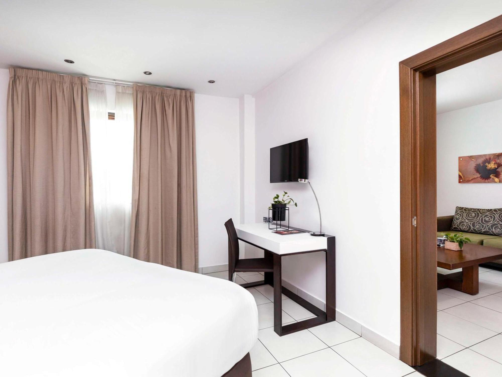Ibis Styles Accra Airport Hotel Exterior foto