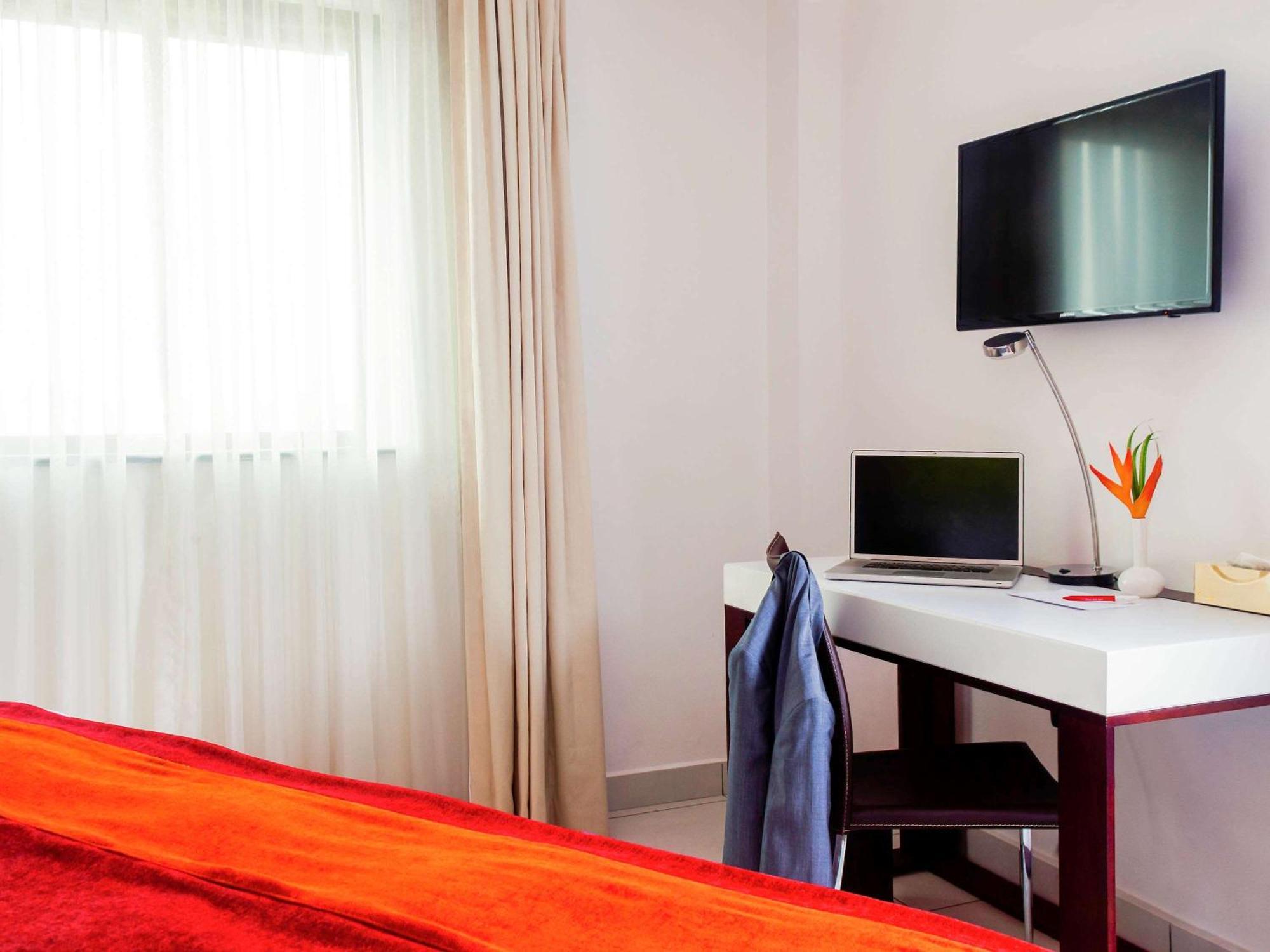 Ibis Styles Accra Airport Hotel Exterior foto