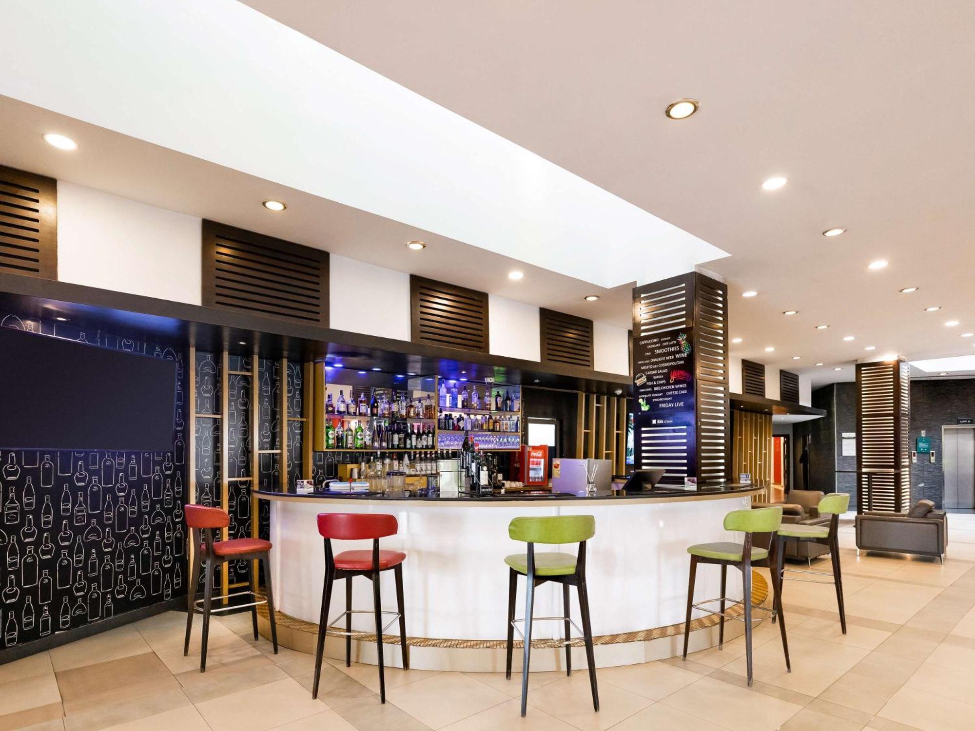 Ibis Styles Accra Airport Hotel Exterior foto