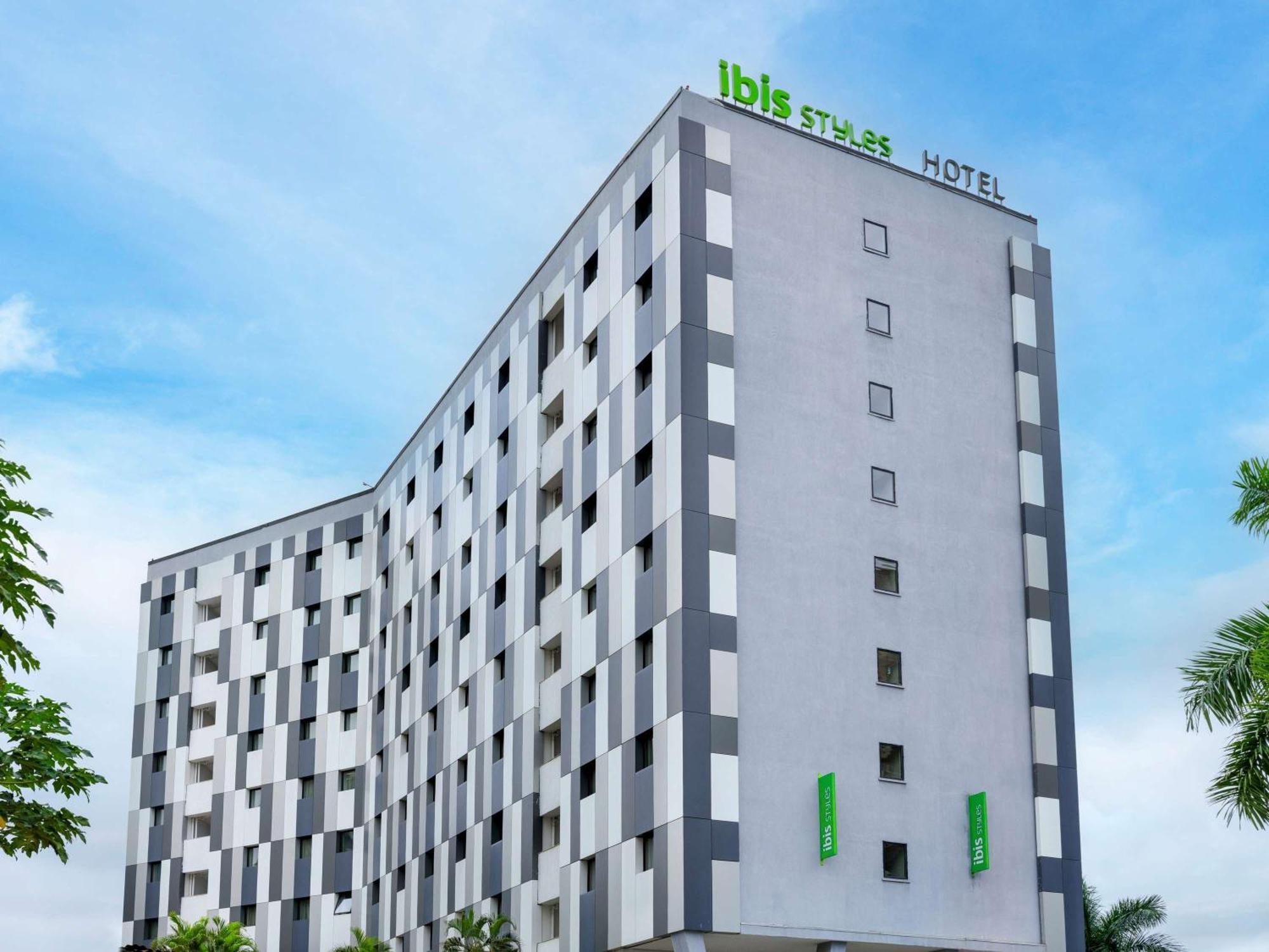 Ibis Styles Accra Airport Hotel Exterior foto
