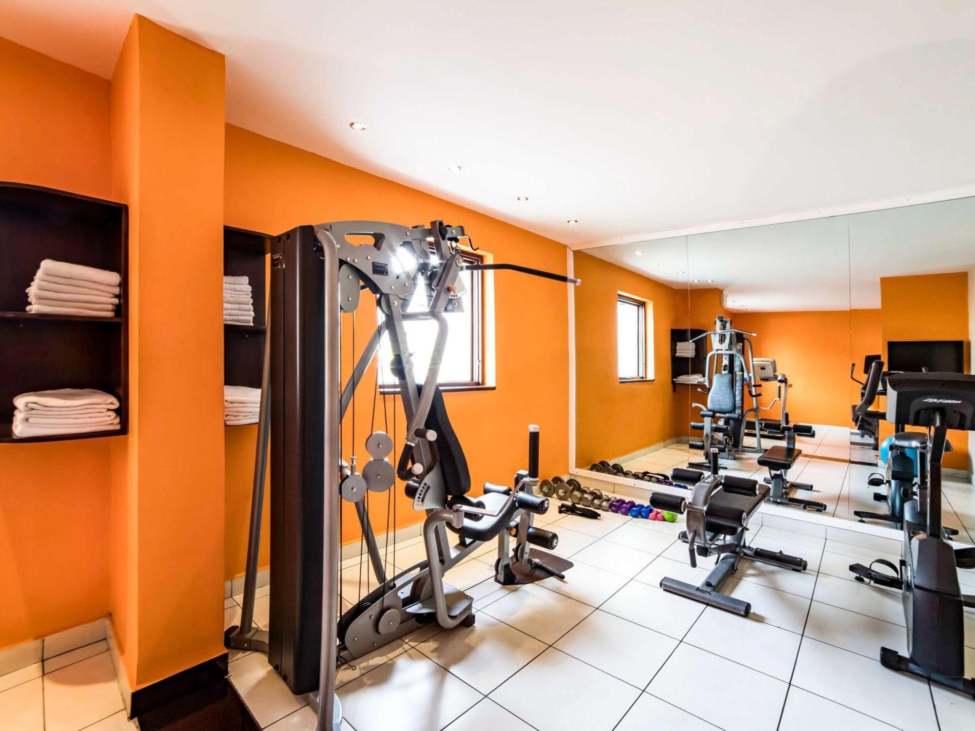 Ibis Styles Accra Airport Hotel Exterior foto